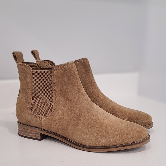 Toms Shoes - TOMS NWOT Brown Boots